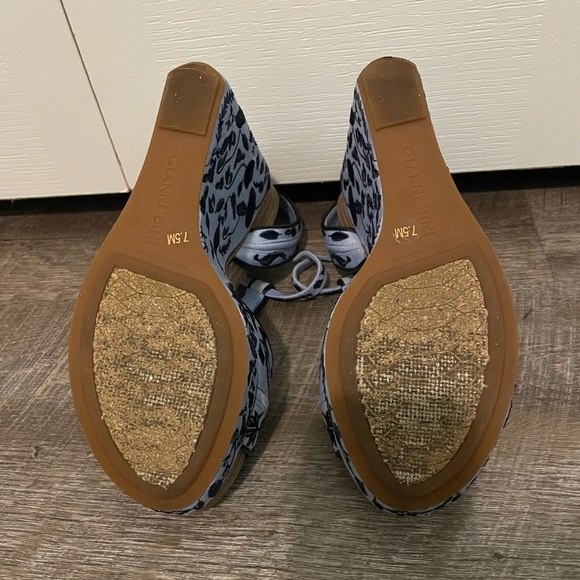 Gianni Bini Wedges - Picture 4 of 5